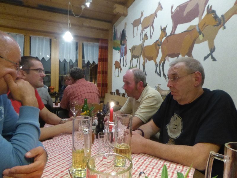 Gemütliches Raclette Essen3